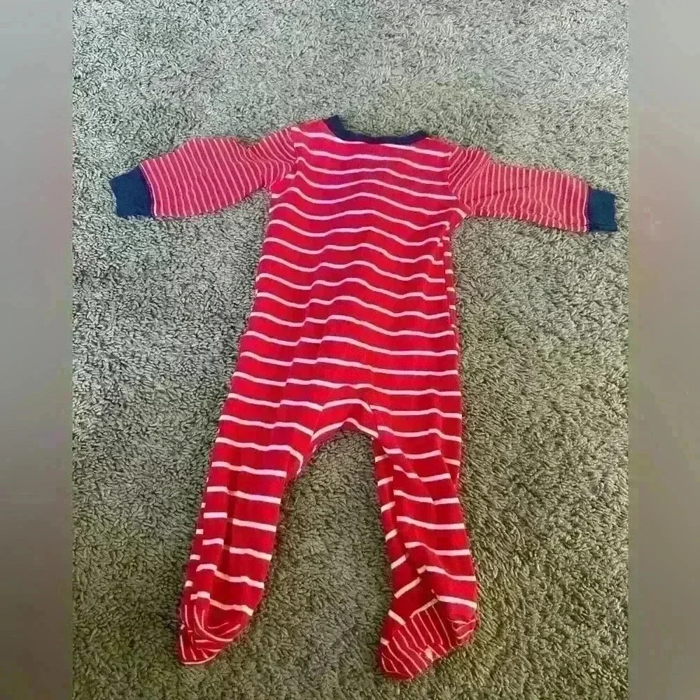 Carters sleep and play.